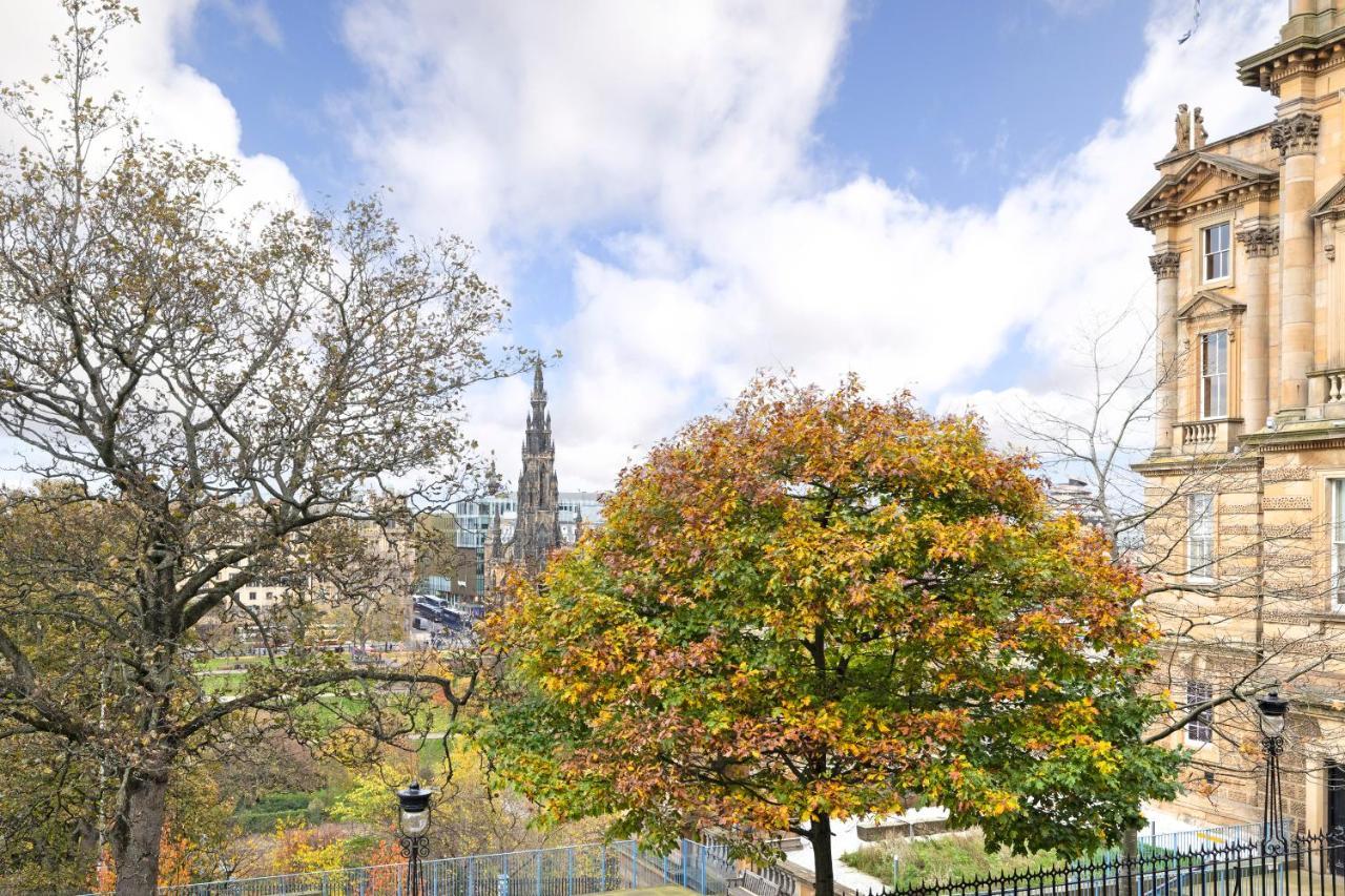 Joivy Chic 2Br Apt With City Views At The Heart Of Old Town Appartement Edinburgh Buitenkant foto