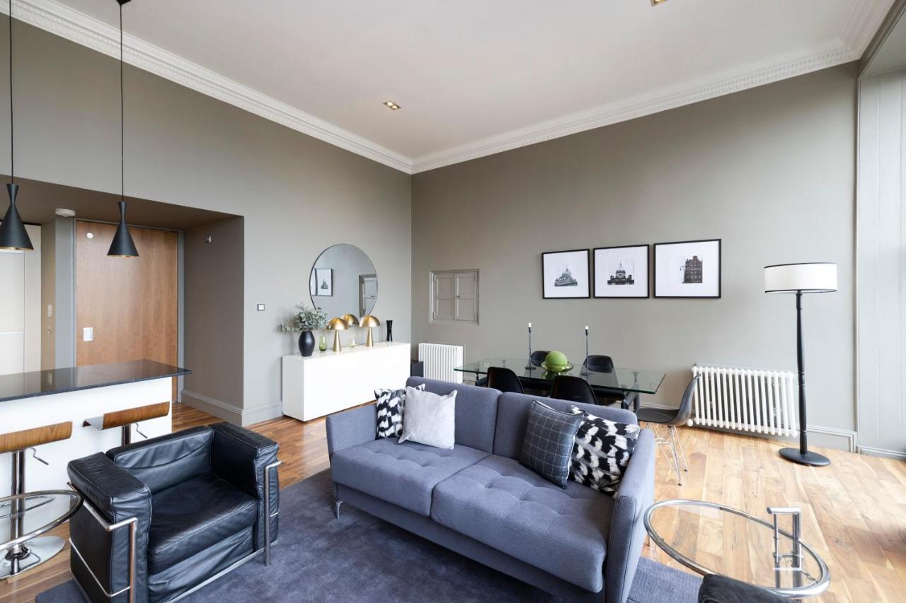 Joivy Chic 2Br Apt With City Views At The Heart Of Old Town Appartement Edinburgh Buitenkant foto