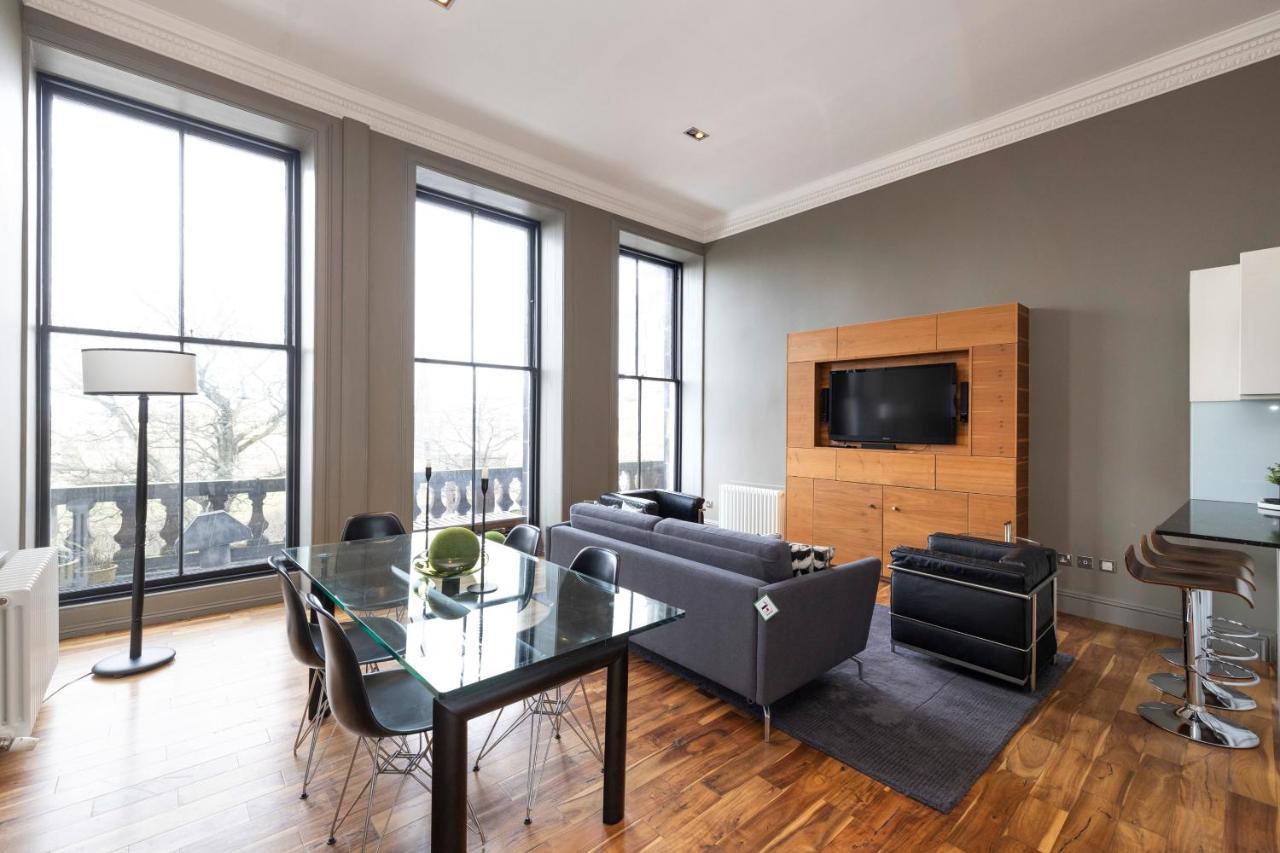 Joivy Chic 2Br Apt With City Views At The Heart Of Old Town Appartement Edinburgh Buitenkant foto