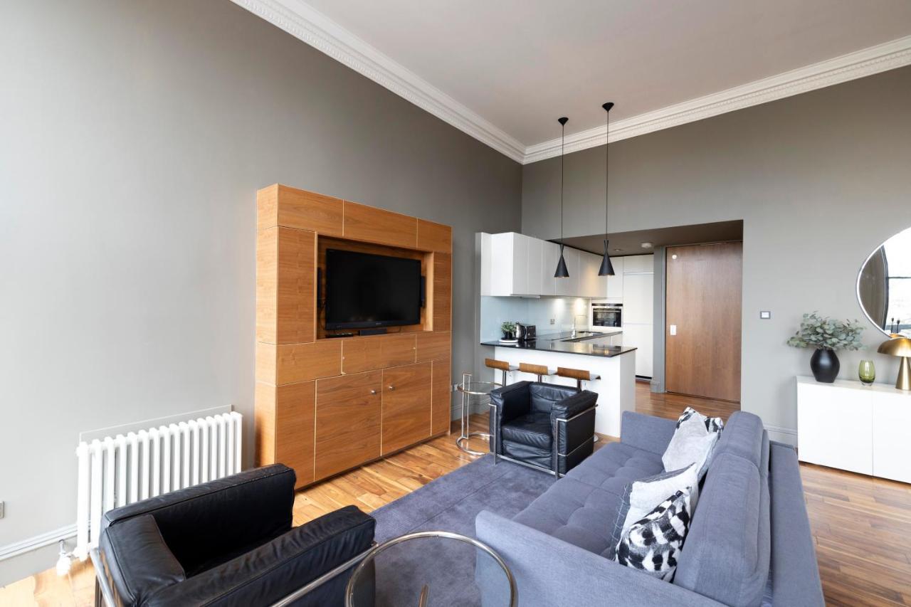 Joivy Chic 2Br Apt With City Views At The Heart Of Old Town Appartement Edinburgh Buitenkant foto