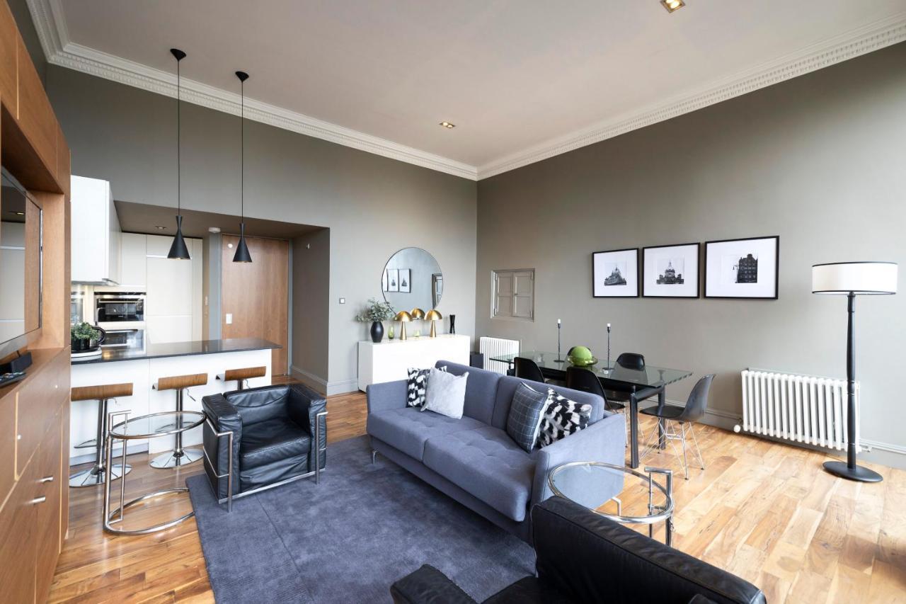 Joivy Chic 2Br Apt With City Views At The Heart Of Old Town Appartement Edinburgh Buitenkant foto