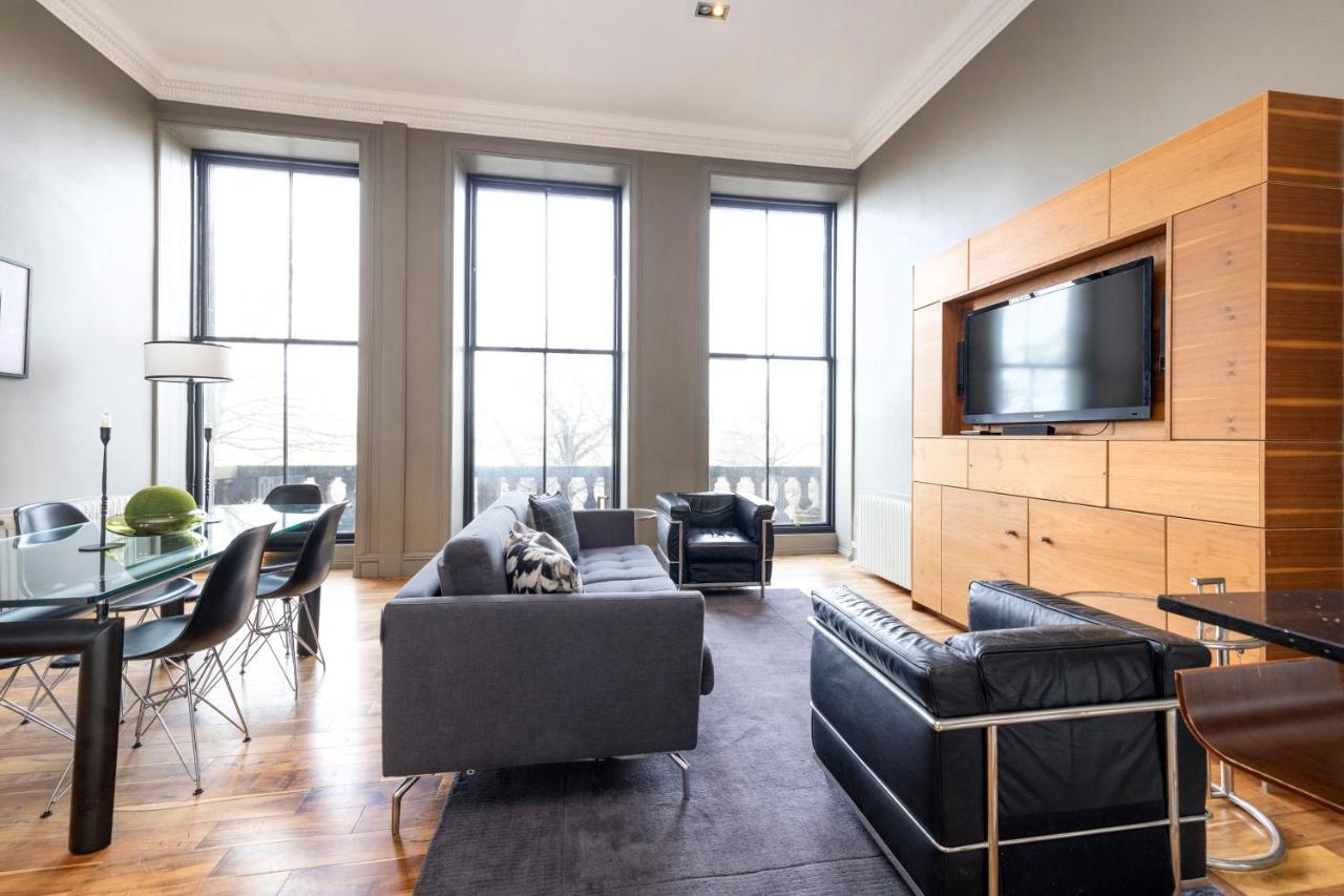 Joivy Chic 2Br Apt With City Views At The Heart Of Old Town Appartement Edinburgh Buitenkant foto